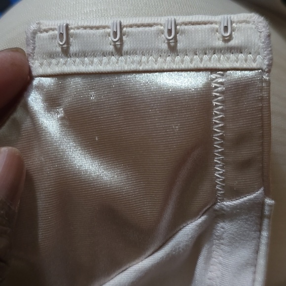 Vanity Fair Lingerie® Illumination Full-Figure Bra 76338 38DD - Picture 8 of 9